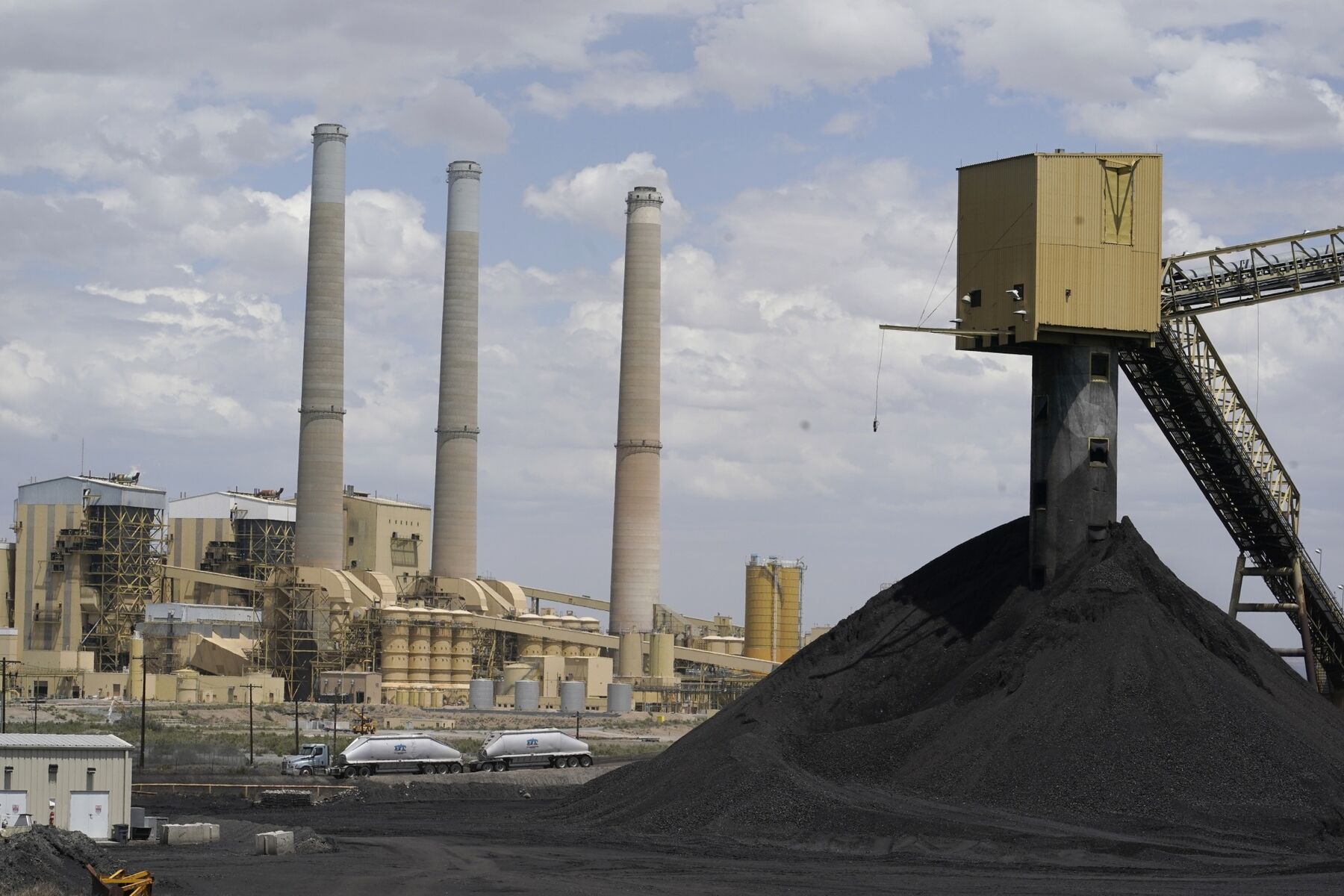 coal-fired power plants to make electricity?!